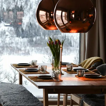 Mountain By The Trails In בית נופש *